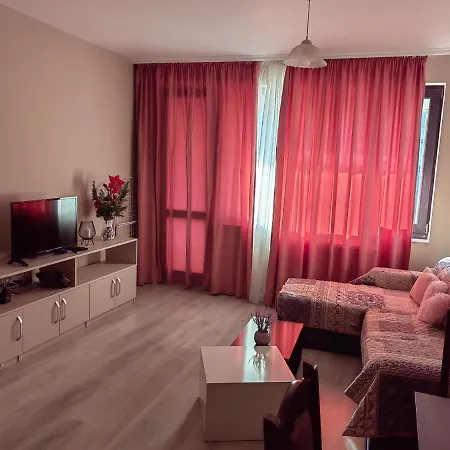 Apartment Двустаен Апартамент В Смирненски. До Селената Plovdiv