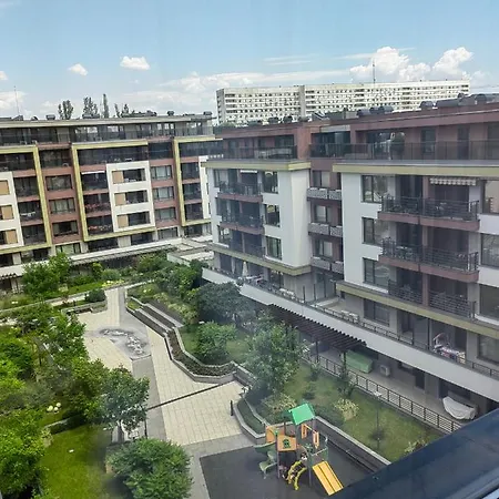 Apartment Двустаен Апартамент В Смирненски. До Селената Plovdiv